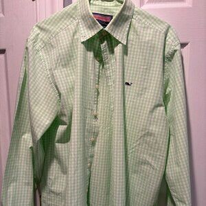 Vineyard Vines mens buttondown shirt